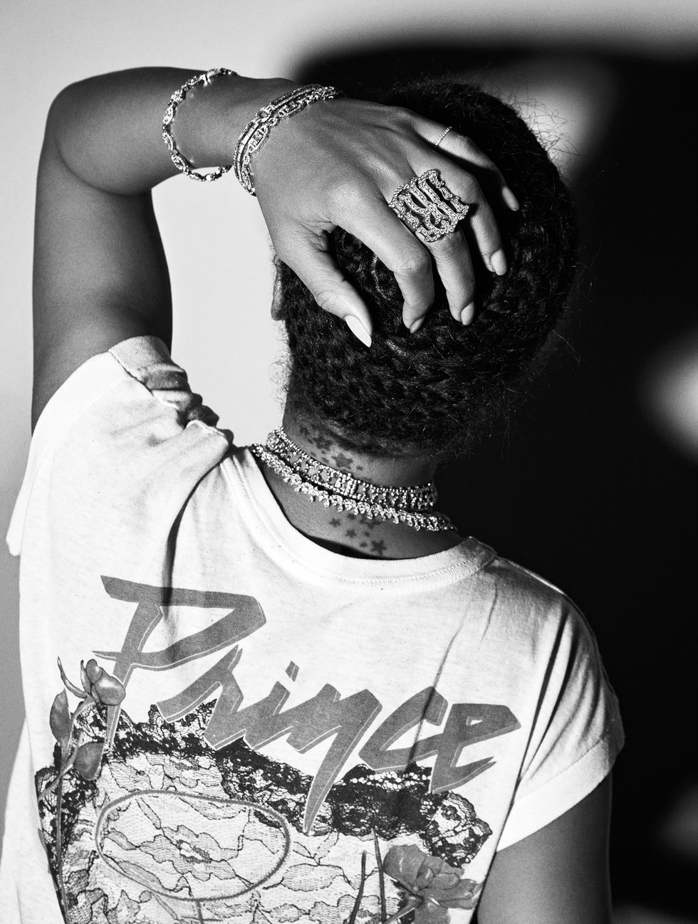 Rihanna chooses Le Vian in all 26 Harper